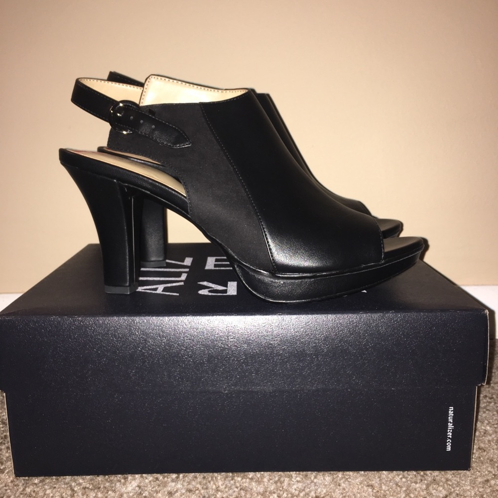 Naturalizer Dawn peep toe/Slingback